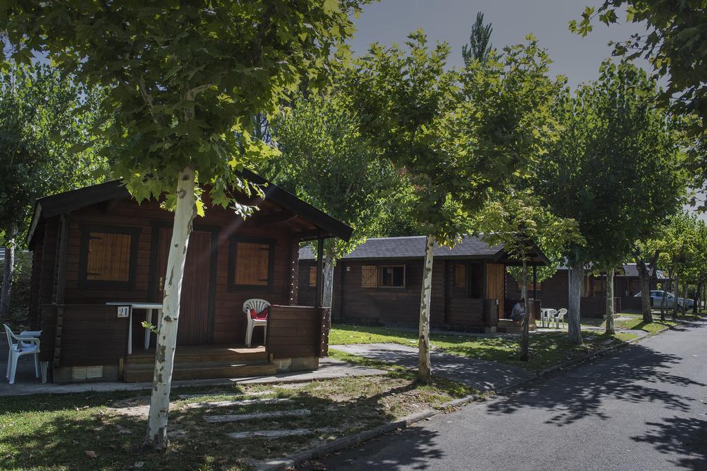 Camping & Bungalows Ligueerre De Cinca ภายนอก รูปภาพ